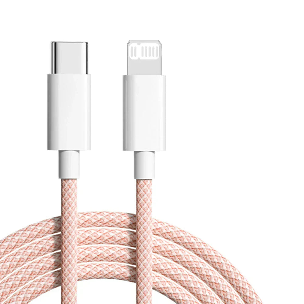 iPhone wird schnell geladen mit dem robusten USB-C Lightning Schnellladekabel (3A). Unverzichtbares iPhone Zubehör.