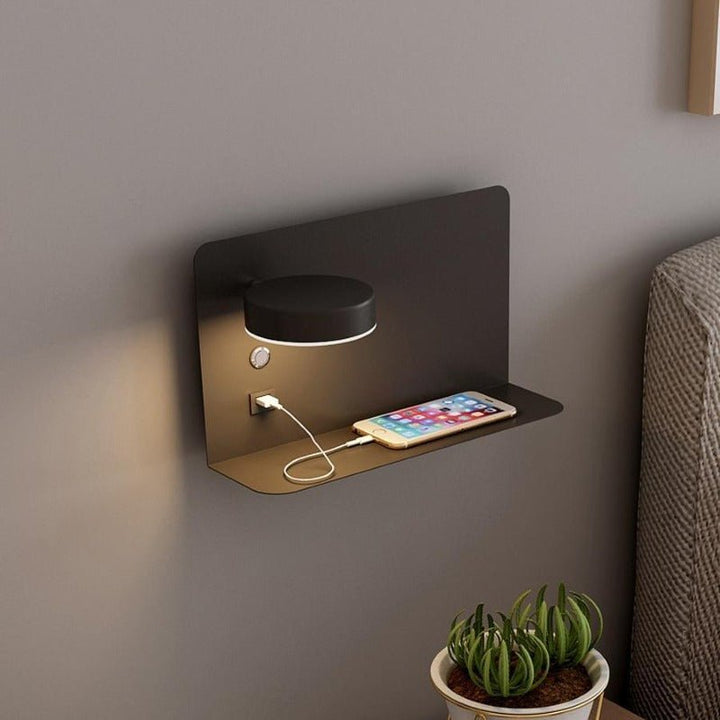 Stimmungsvolle USB-LED-Wandleuchte LIGHTFLEX. Kabellos, flexibel & dimmbar für Schlafzimmer oder Leseecke.