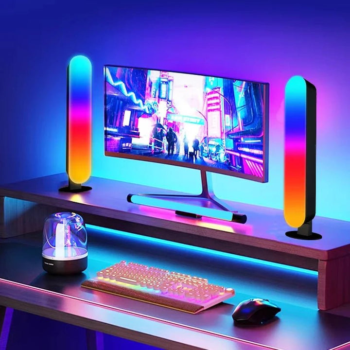 Elegante USB RGB LED Lichtleiste als Bürobeleuchtung für modernes Ambiente.
