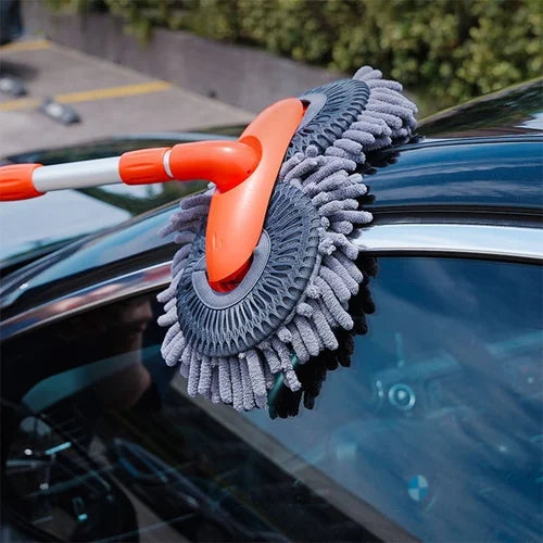 Kratzfreie Autowaschbürste mit Mikrofasermopp und Teleskopgriff für intensive Auto-Reinigung.