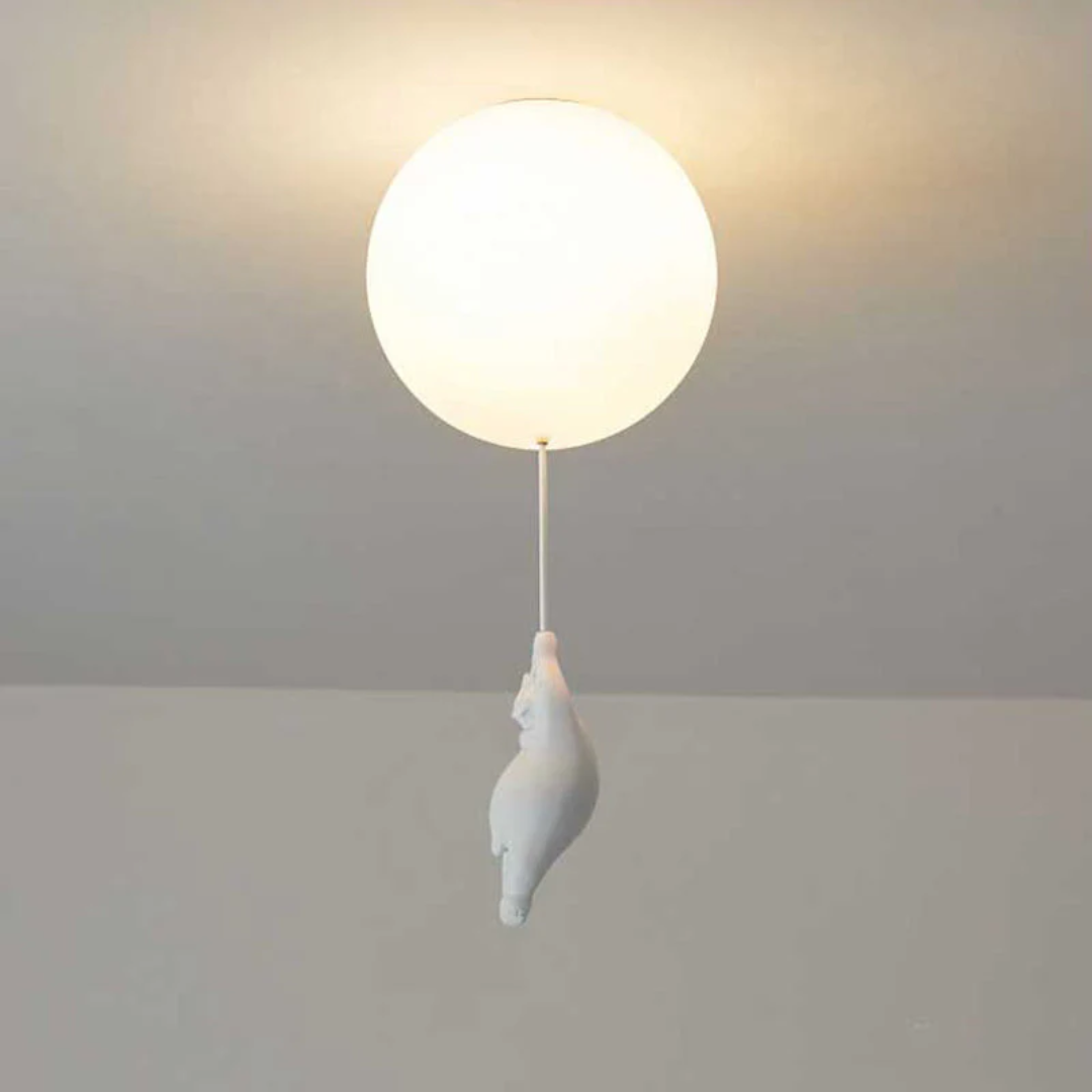 Märchenhafte Hängelampe Bär Luftballon: Cartoon-Design für Kinderzimmer und als charmante Akzentbeleuchtung.