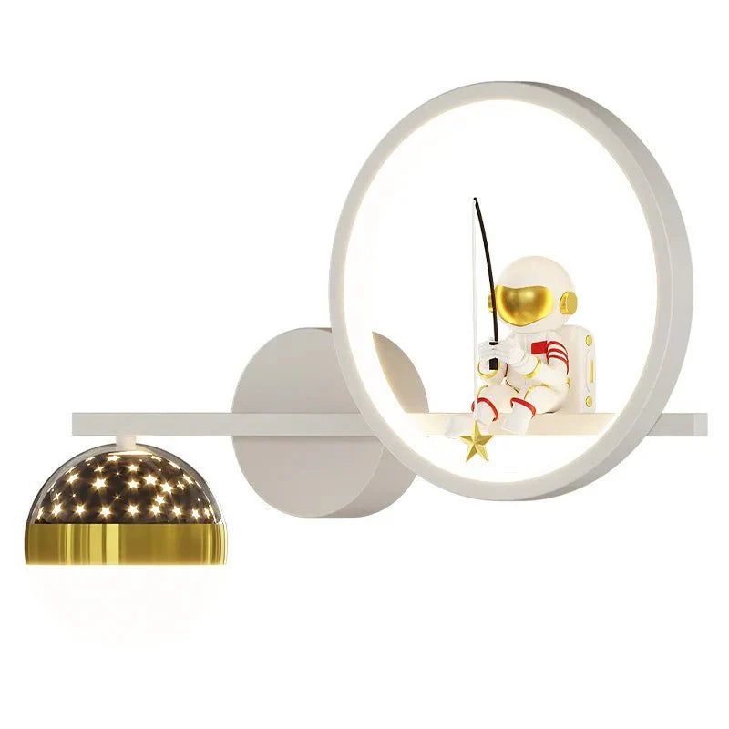 Verspielte LED-Wandbeleuchtung für Kinderzimmer. Moderne Kinderlampe schafft gemütliches Stimmungslicht & Deko.