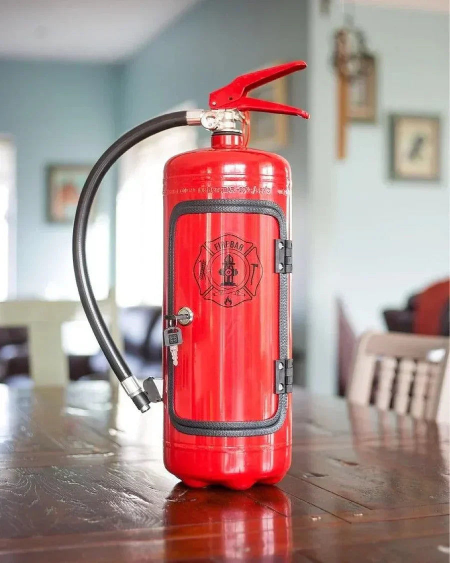 Versteckte Bar im Feuerlöscher-Design, ideal für Spirituosen und Getränke im Geheimfach, originelle Geschenkidee.