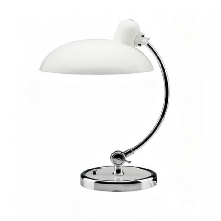 Stilvolle verstellbare Tischlampe aus Metall, Vintagestil, sorgt für stimmungsvolle Bürobeleuchtung.