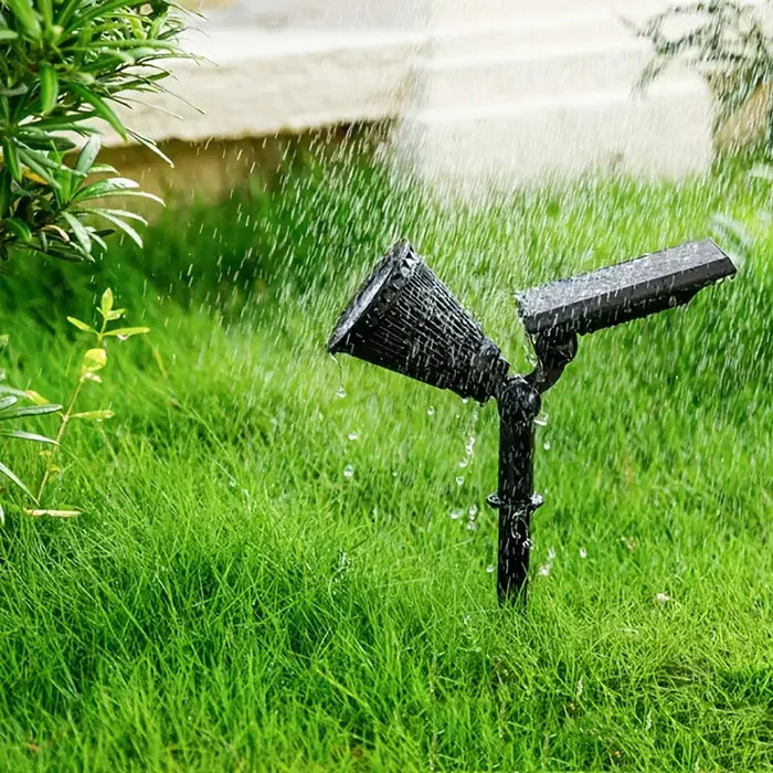 Energieeffizienter Solar-Gartenstrahler mit hellem LED Licht, modernes Design für Außenbereich.