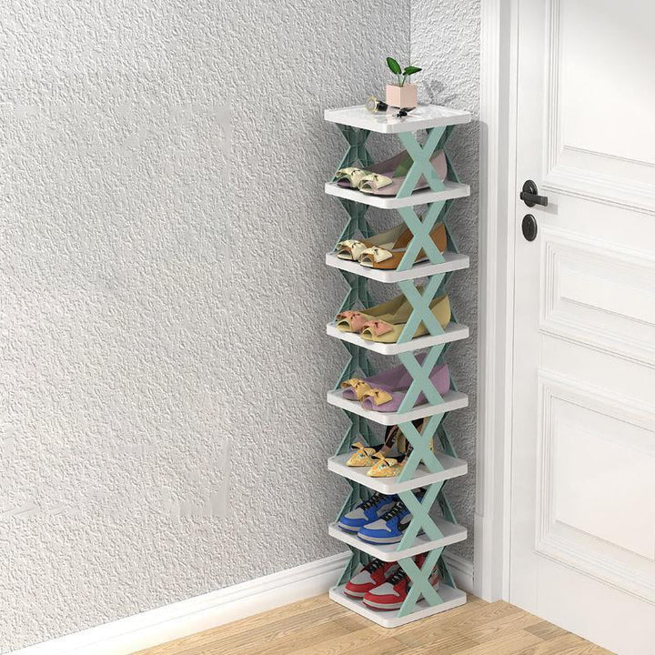 Hohes, schlankes Schuhregal zur optimalen Raumnutzung; ideal für jede Schuhsammlung.