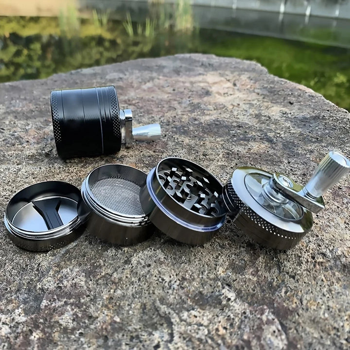 Praktische Pfeffermühle und Salzmühle aus glänzendem Edelstahl, ein stilvoller Küchenhelfer für jede Mahlzeit.