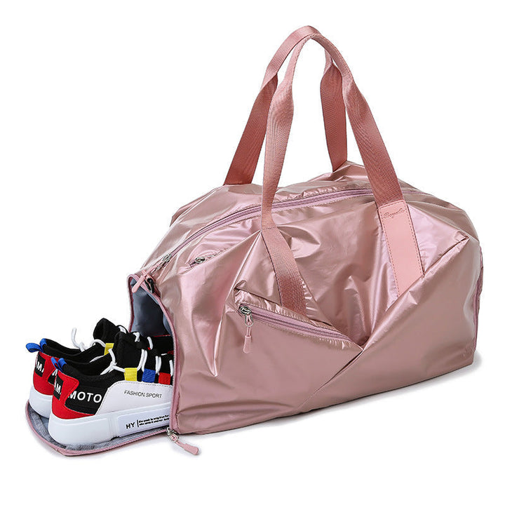 Moderne Umhängetasche/Schultertasche für Sport. Viel Stauraum für Fitness-Ausrüstung und Reiseutensilien.