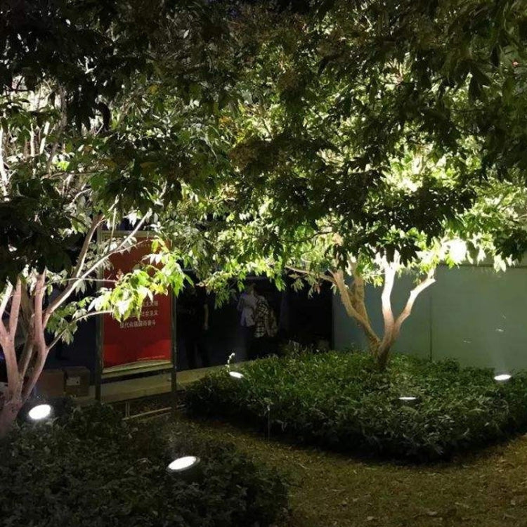 Robustes 20W LED Flutlicht, wasserdicht (IP65) für Außenbereiche, mit dynamischem Farbwechsel.