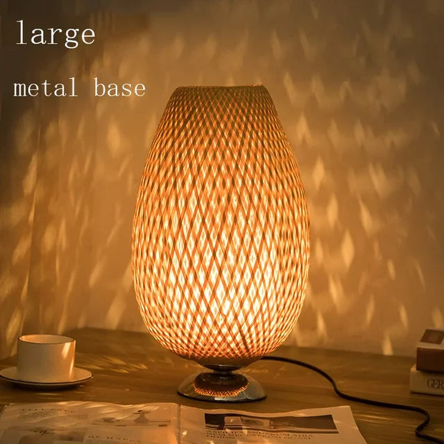 Umweltfreundliche Bambuslampe, handgefertigt. Schafft ein natürliches, beruhigendes Ambiente Licht.