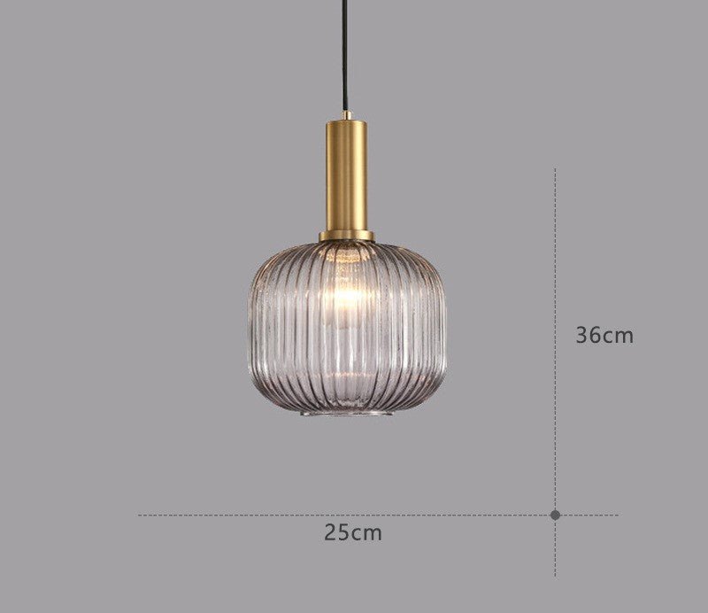 Dekorative Vintage Hängeleuchte aus Glas, ein Highlight der modernen Inneneinrichtung.