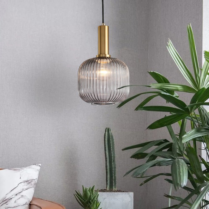 Elegante Vintage Glaslampe im Retro-Design, ideal als Deckenleuchte im Esszimmer.