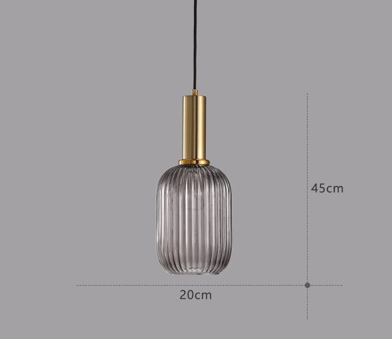 Antike Glas-Pendelleuchte, perfekte Akzentbeleuchtung für moderne Inneneinrichtung.