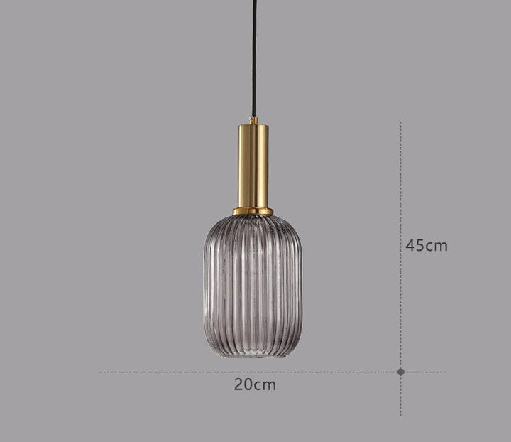 Antike Glas-Pendelleuchte, perfekte Akzentbeleuchtung für moderne Inneneinrichtung.