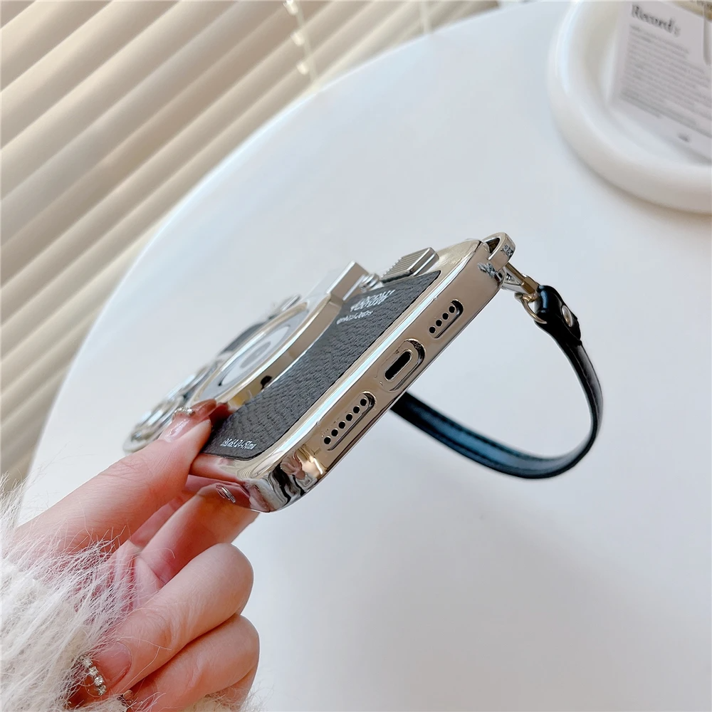 Robuste Retro Kamera iPhone Schutzhülle in Lederoptik, bietet stilvollen Schutz und einzigartigen Look.