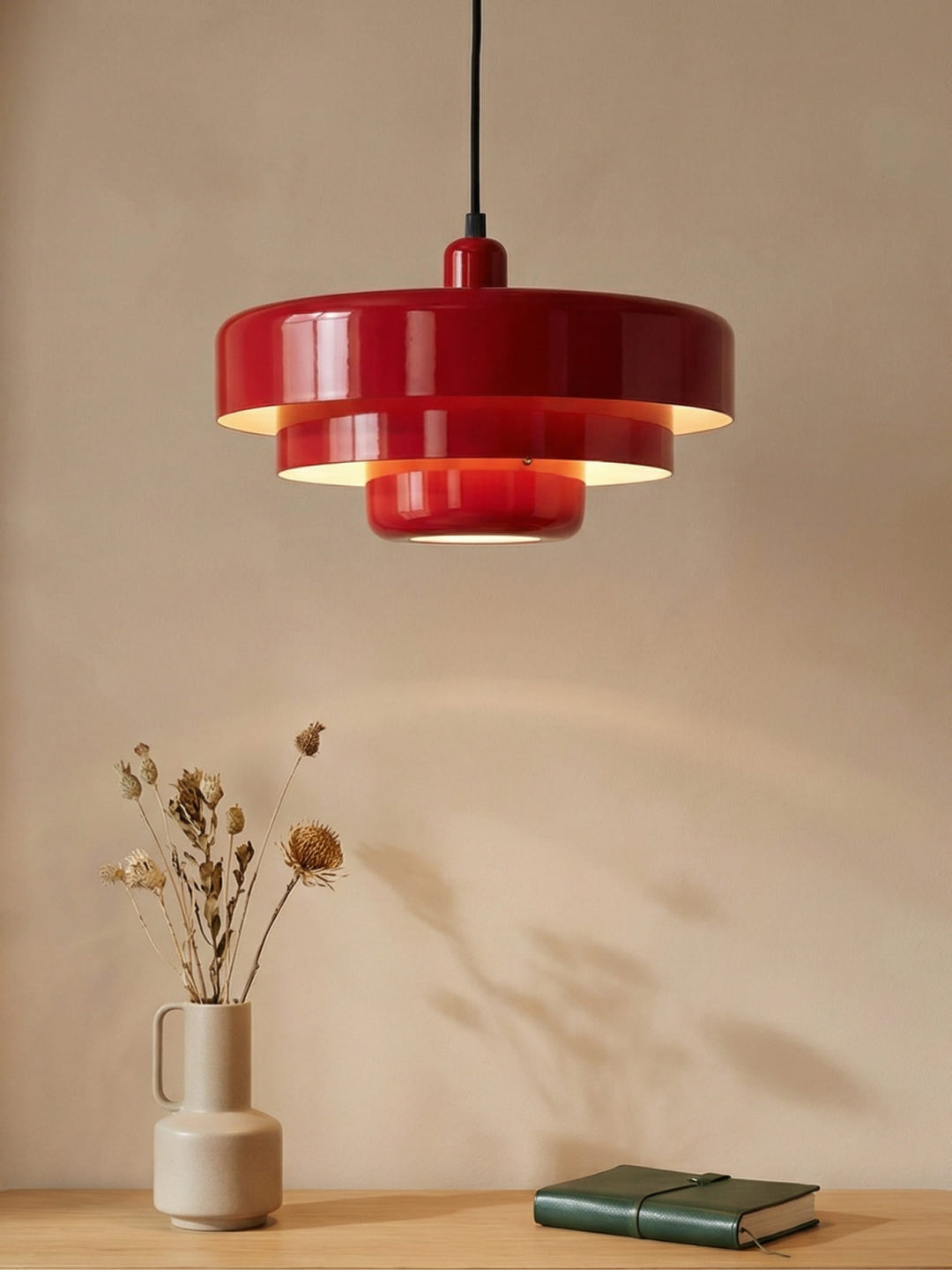 Metall-Vintage Hängeleuchte mit LED; Retro-Designlampe für Esszimmer oder Küche; schafft Ambiente.