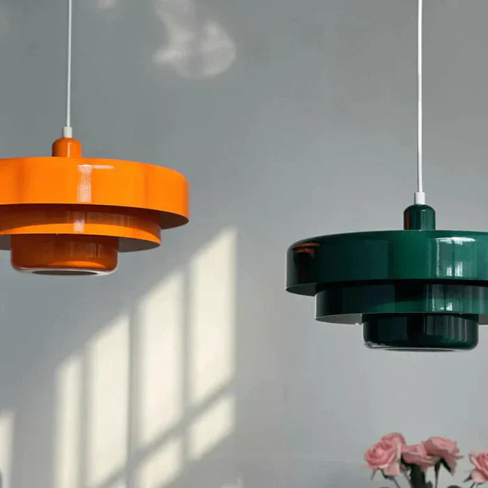 Energieeffiziente Vintage LED Hängeleuchte; moderne Innenleuchte im Retro-Stil für Ambientebeleuchtung.