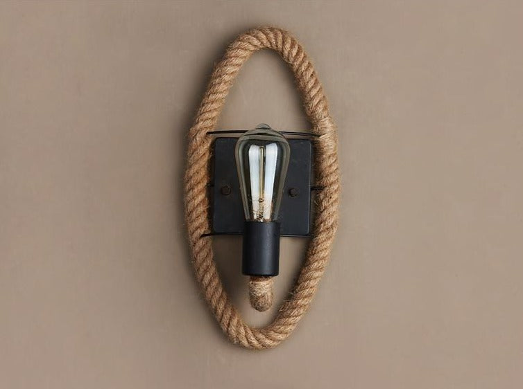 Dekorative Retro Wandleuchte mit Seil-Design, perfekt für rustikalen Charme im Wohnbereich.