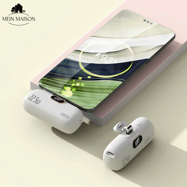 Rückansicht der VoltZip Mini Powerbank mit USB-C Anschluss zum schnellen Laden von Handy Akkus.