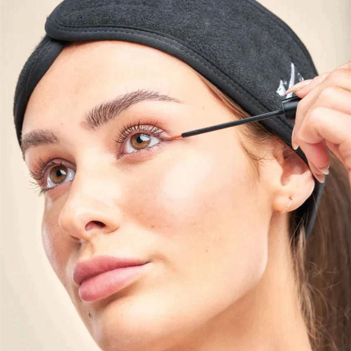 Sanftes Wimpernserum mit Präzisionsapplikator für Wimpernwachstum; lange, voluminöse Wimpern & Augenpflege.