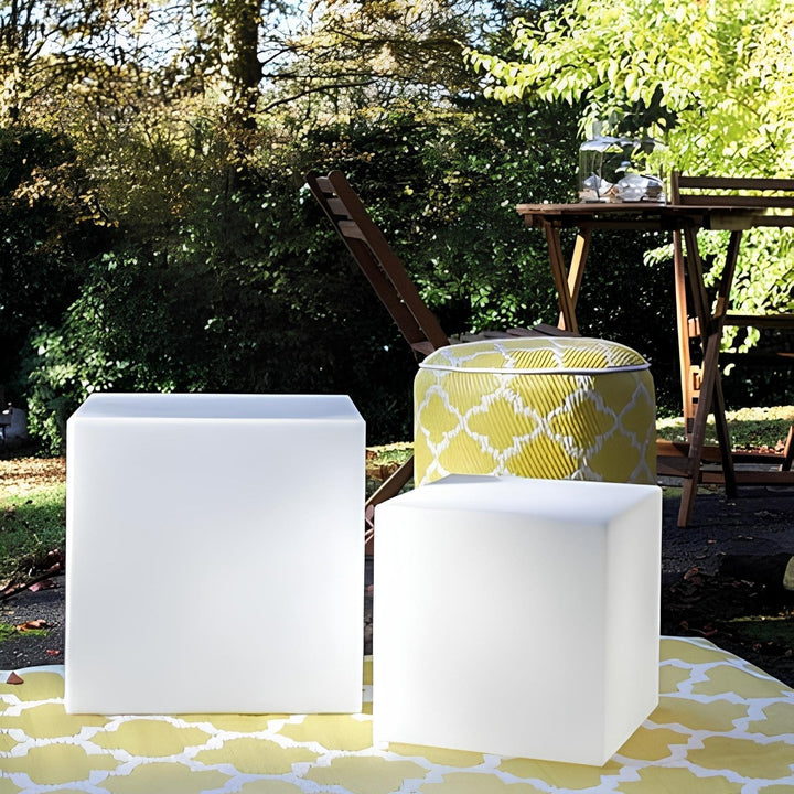 Kabellose Würfel LED-Leuchte als Stimmungslicht. Perfekt für Garten, Terrasse und Poolbereich.