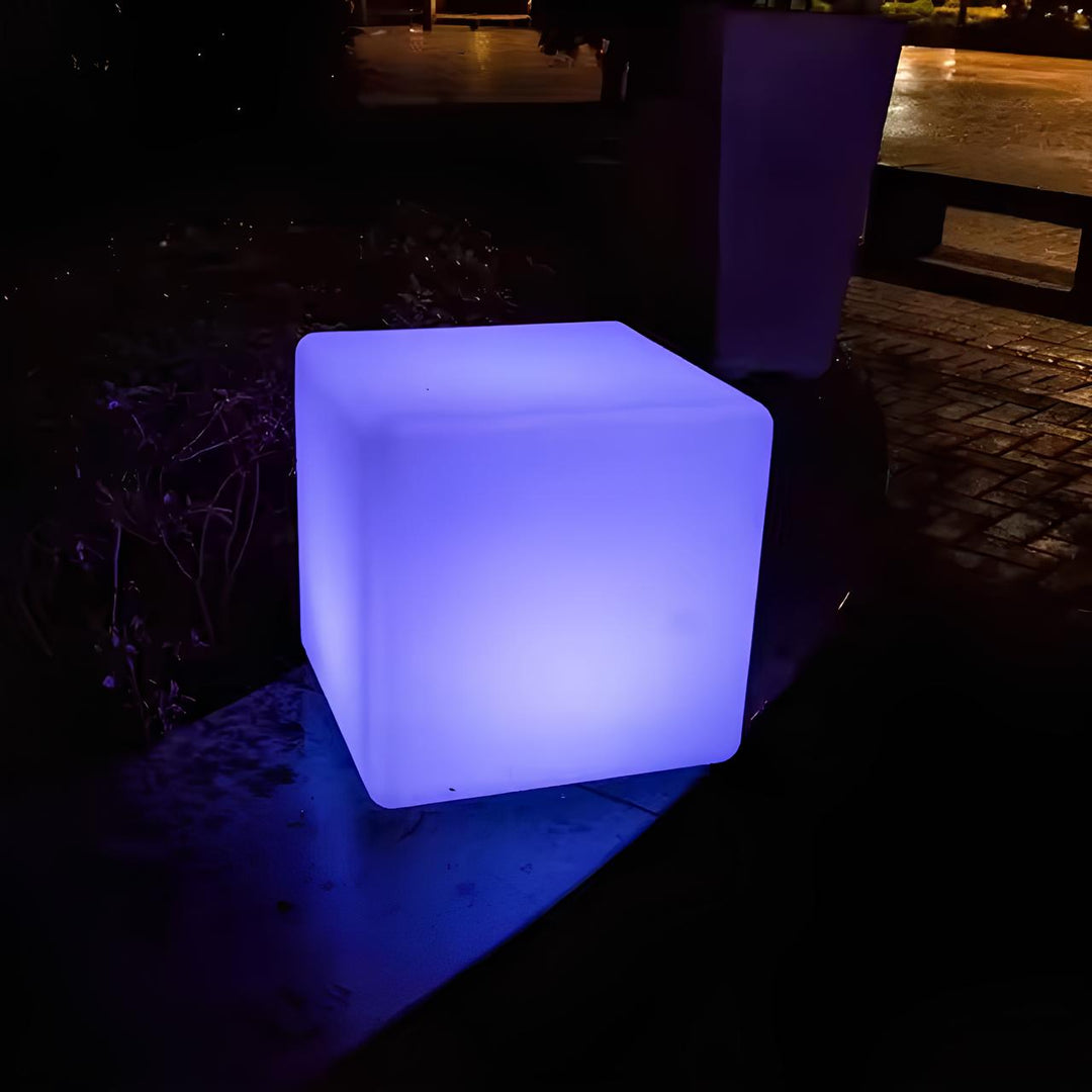 Wetterfeste Würfel LED-Leuchte, kabellos. Perfekte Outdoor-Beleuchtung für jeden Garten.