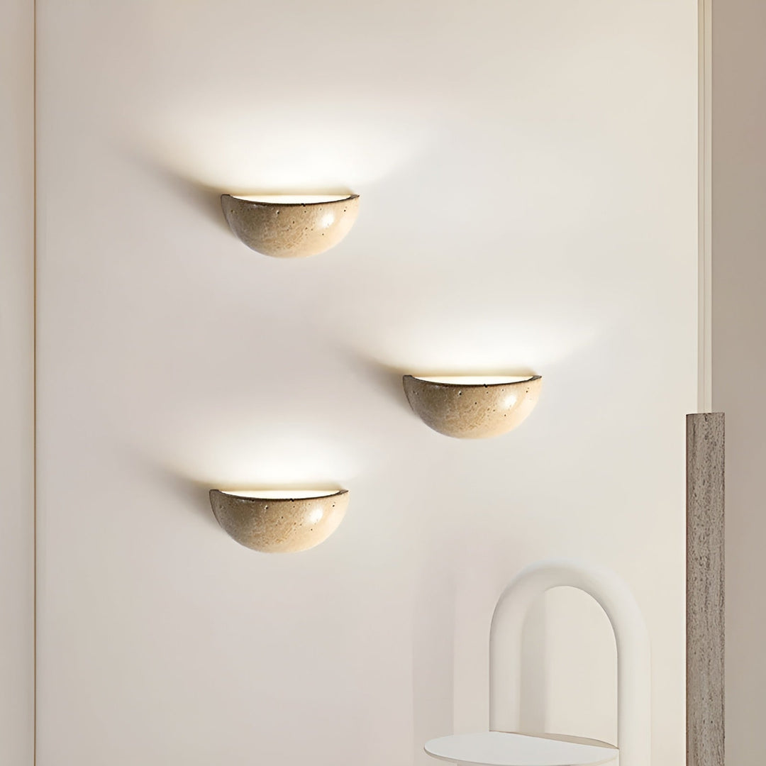 Wabi-Sabi LED-Wandleuchte als Halbkreis, moderne Beleuchtung für Wohnzimmer, Schlafzimmer oder Flur, schafft Ambiente.