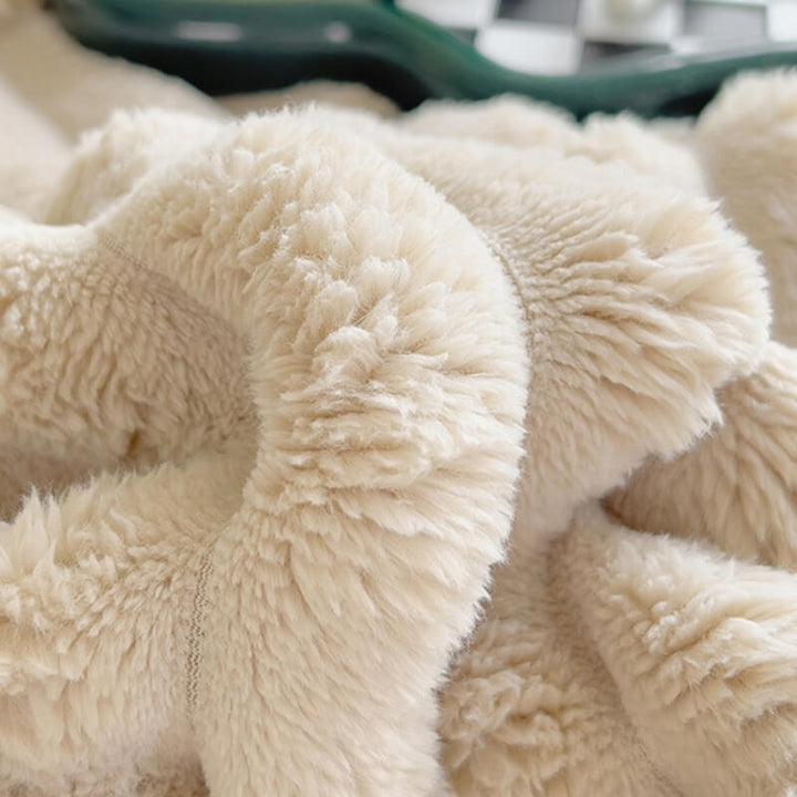 Luxuriöse Plüsch-Decke, warmer Überwurf für Sofas. Ideal für entspannte Abende mit Haustieren.