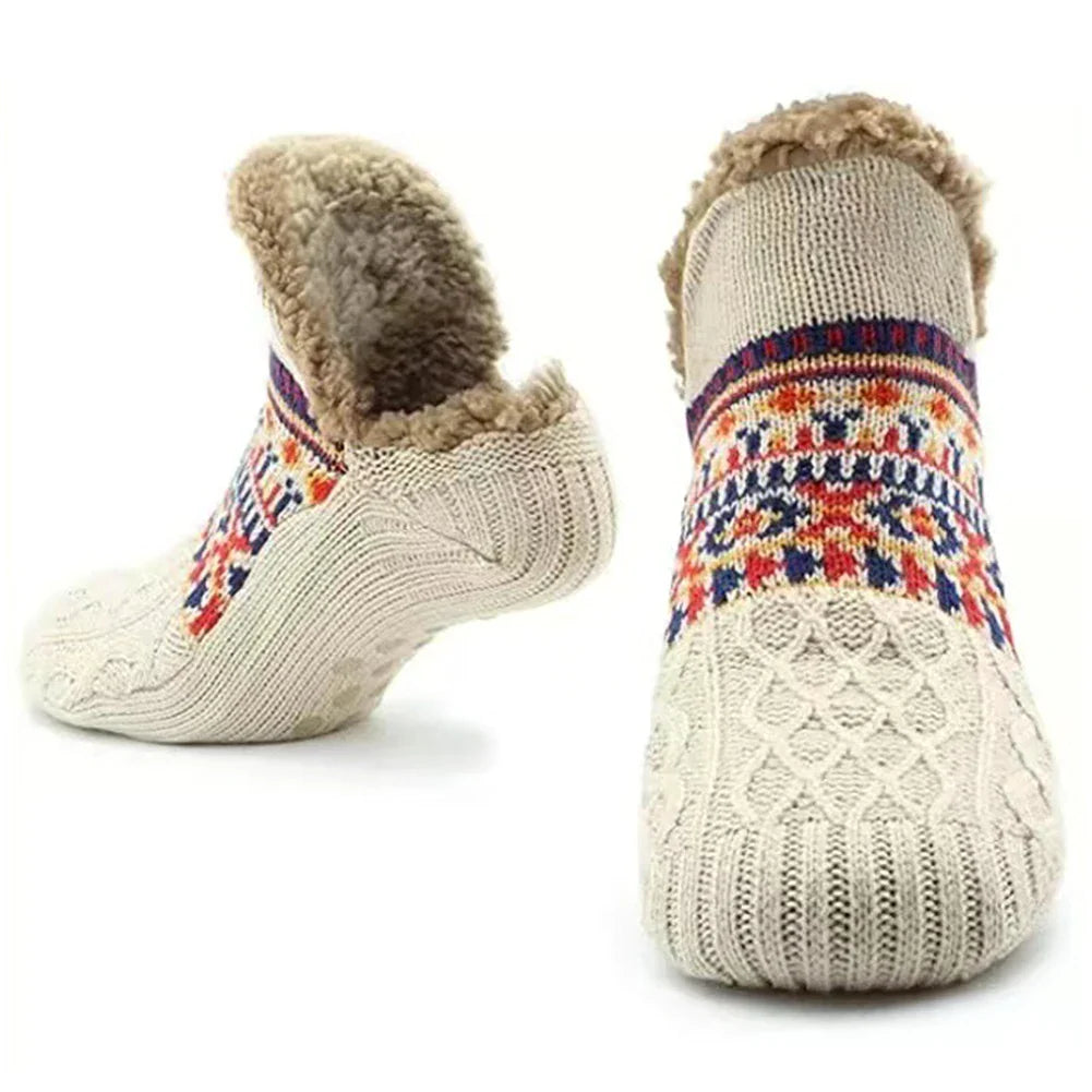 Kuschelige Wintersocken mit rutschfester Sohle. Extra warme Haussocken für Damen & Herren für gemütliche Wintertage.