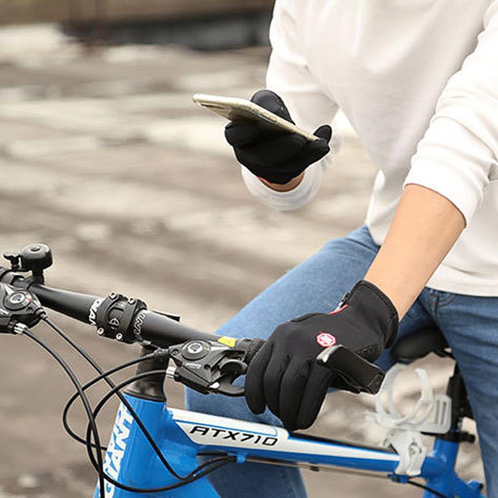 Winddichte Fahrradhandschuhe mit Thermo-Funktion für winterliches Radfahren. Warm & bequem.