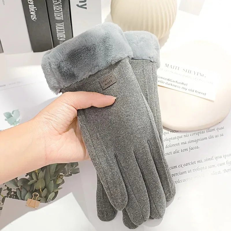 Modische Damenhandschuhe in verschiedenen Farben: beige, rosa, schwarz, grau. Warmer Kälteschutz mit Touchscreen.