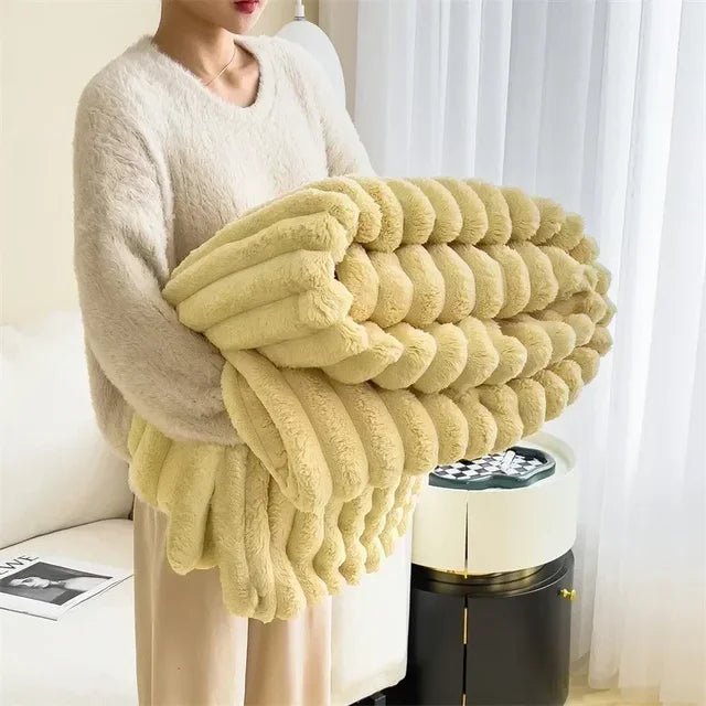 Dekorative Wohndecke aus Plüsch. Verleiht Ihrem Wohnzimmer eine gemütliche und stilvolle Note.