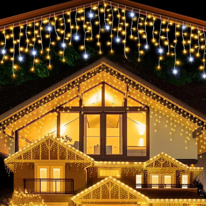 Dimmbare LED-Lichterkette, warmweiß, als Vorhang für romantische Beleuchtung & stimmungsvolle Akzente.