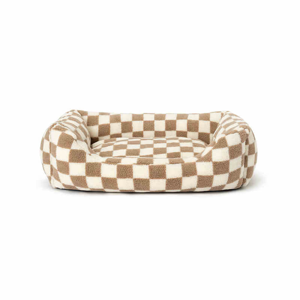 Designer-Hundebett im eleganten Schachbrettmuster, braun-schwarz, für stilbewusste Hundehalter.