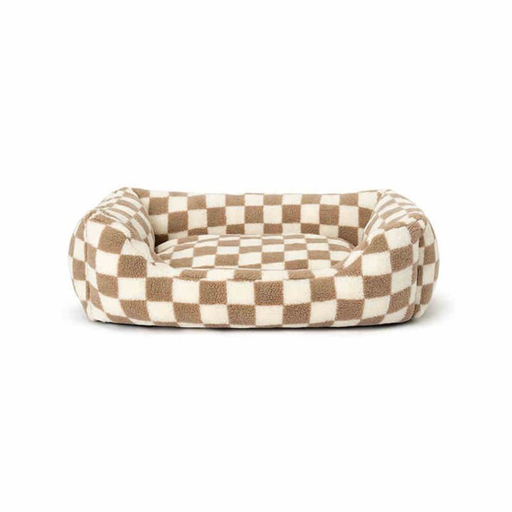 Designer-Hundebett im eleganten Schachbrettmuster, braun-schwarz, für stilbewusste Hundehalter.