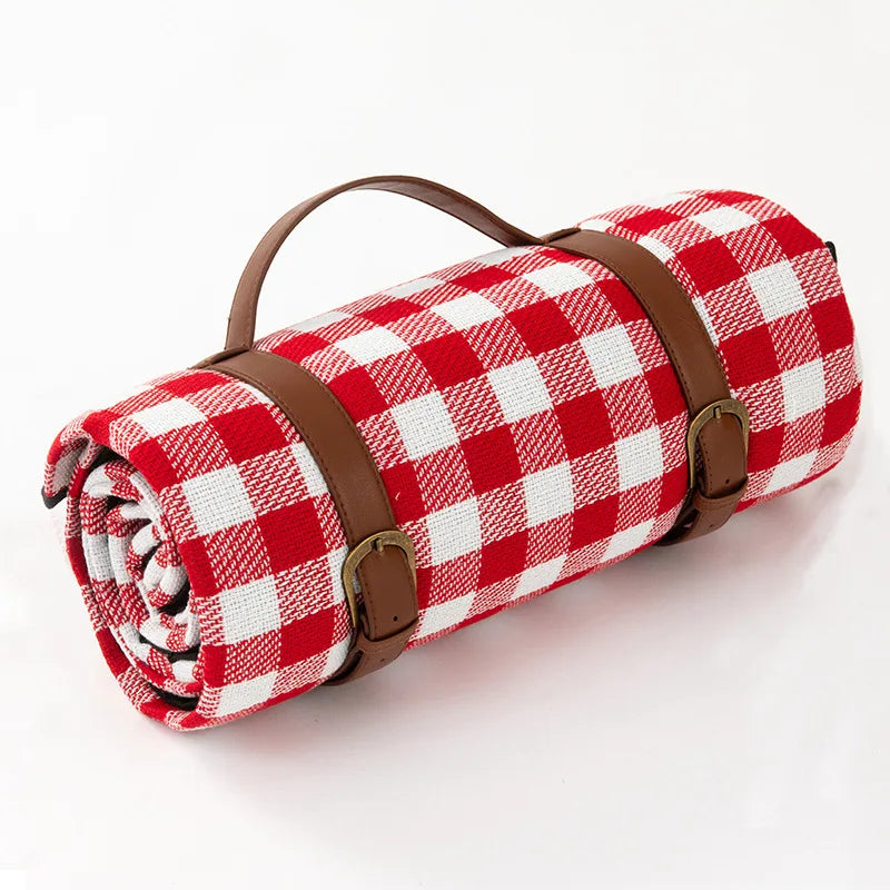Strapazierfähige Picknickdecke, wasserdicht & kompakt faltbar, mit Gurt; ideal für jede Outdoor-Tour.