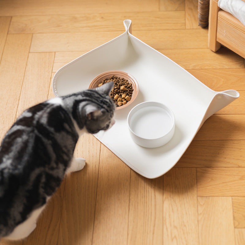 Wasserdichte Napfunterlage für Hunde & Katzen, Anti-Rutsch Futterplatzmatte, pflegeleicht.