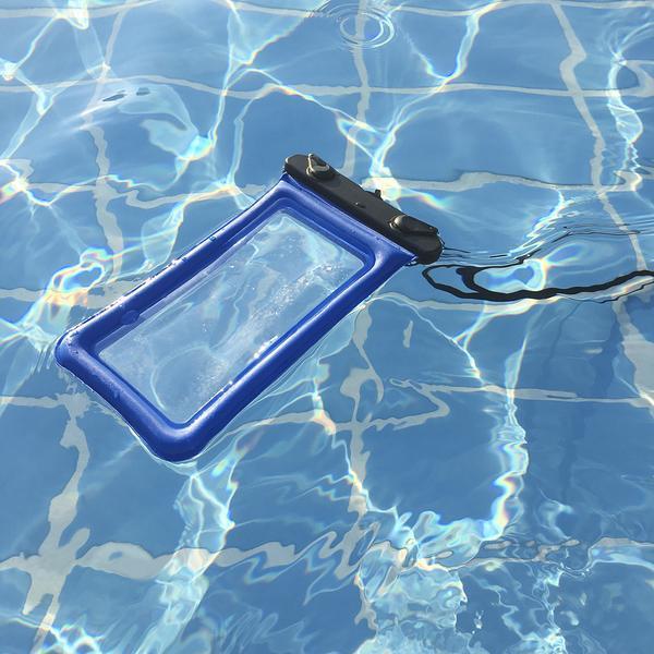 Transparente wasserdichte Schwimmtasche für Smartphones, garantiert klare Sicht unter Wasser und Schutz.
