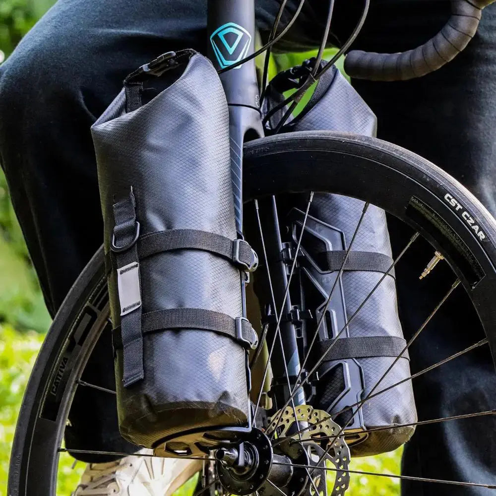 Wasserdichte Vorderrad-Fahrradtasche für Bikepacking & Radreisen. Perfekt für Abenteuer & Touren.
