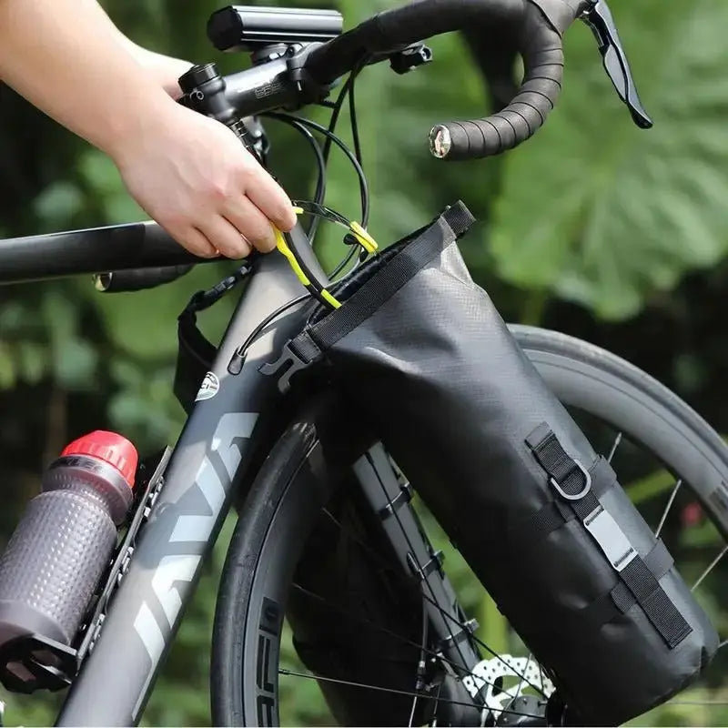 Praktische, wasserdichte Vorderrad-Fahrradtaschen. Must-have Fahrradzubehör für Pendler & Tourenfahrer.