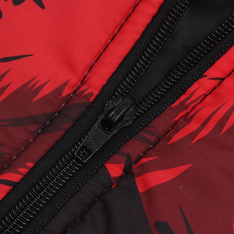 Funktionale StormGuard Hundejacke: wasserdichter Kälteschutz für dein Haustier im Schnee und Regen.