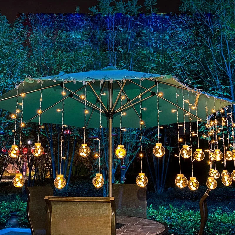 Dekorativer LED Lichterkette Vorhang für Außen, 3,5m, IP44 wasserdicht. Perfekt als Stimmungslicht für Garten & Party.
