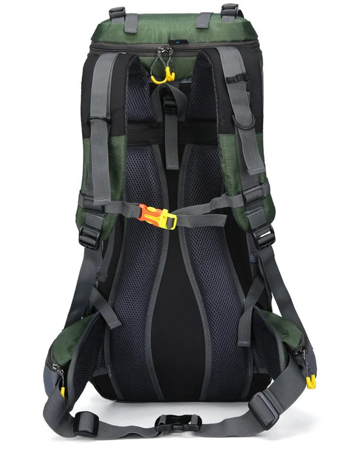 Seitenansicht des 60L "AdventurePro" Rucksacks mit verstellbaren Kompressionsriemen.