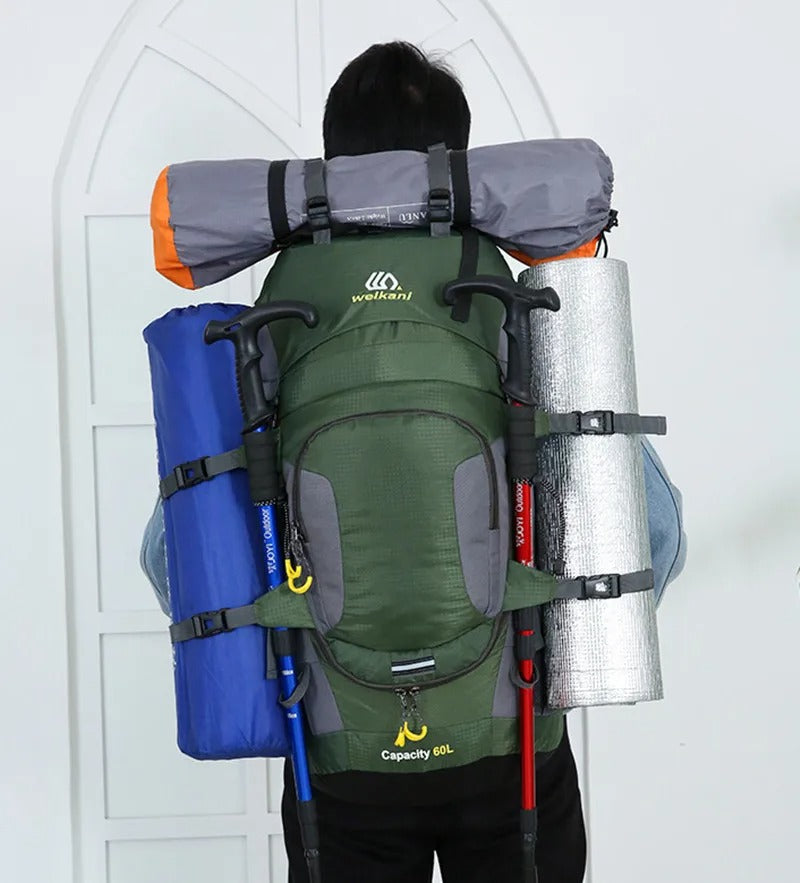 Der vielseitige 60L "AdventurePro" Rucksack für Camping, Wandern, Trekking und Reisen.