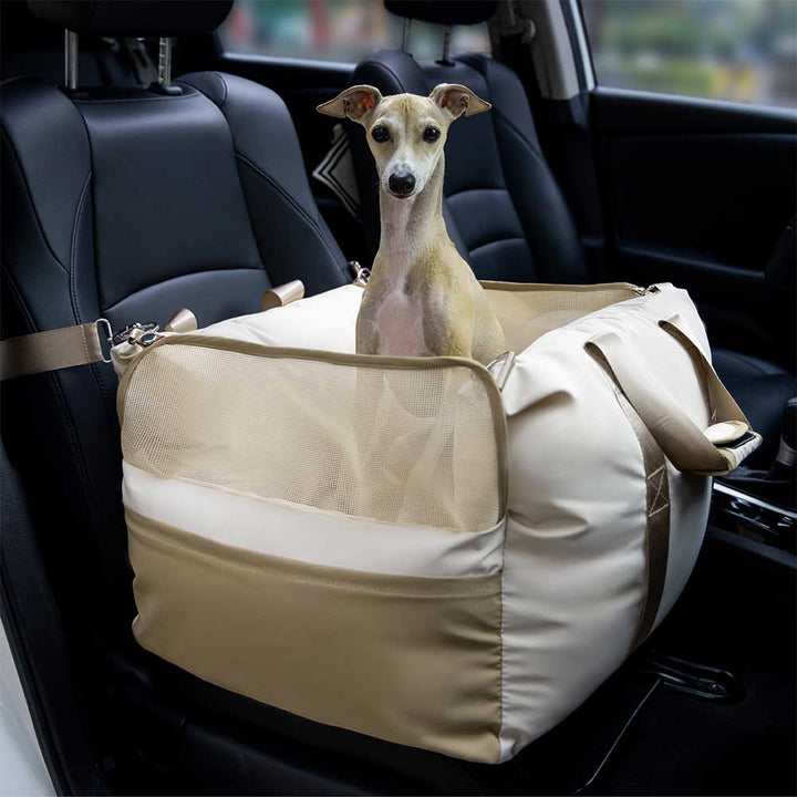 Atmungsaktiver & wasserdichter Reisesitz für Hunde, bietet optimale Sicherheit im Auto.