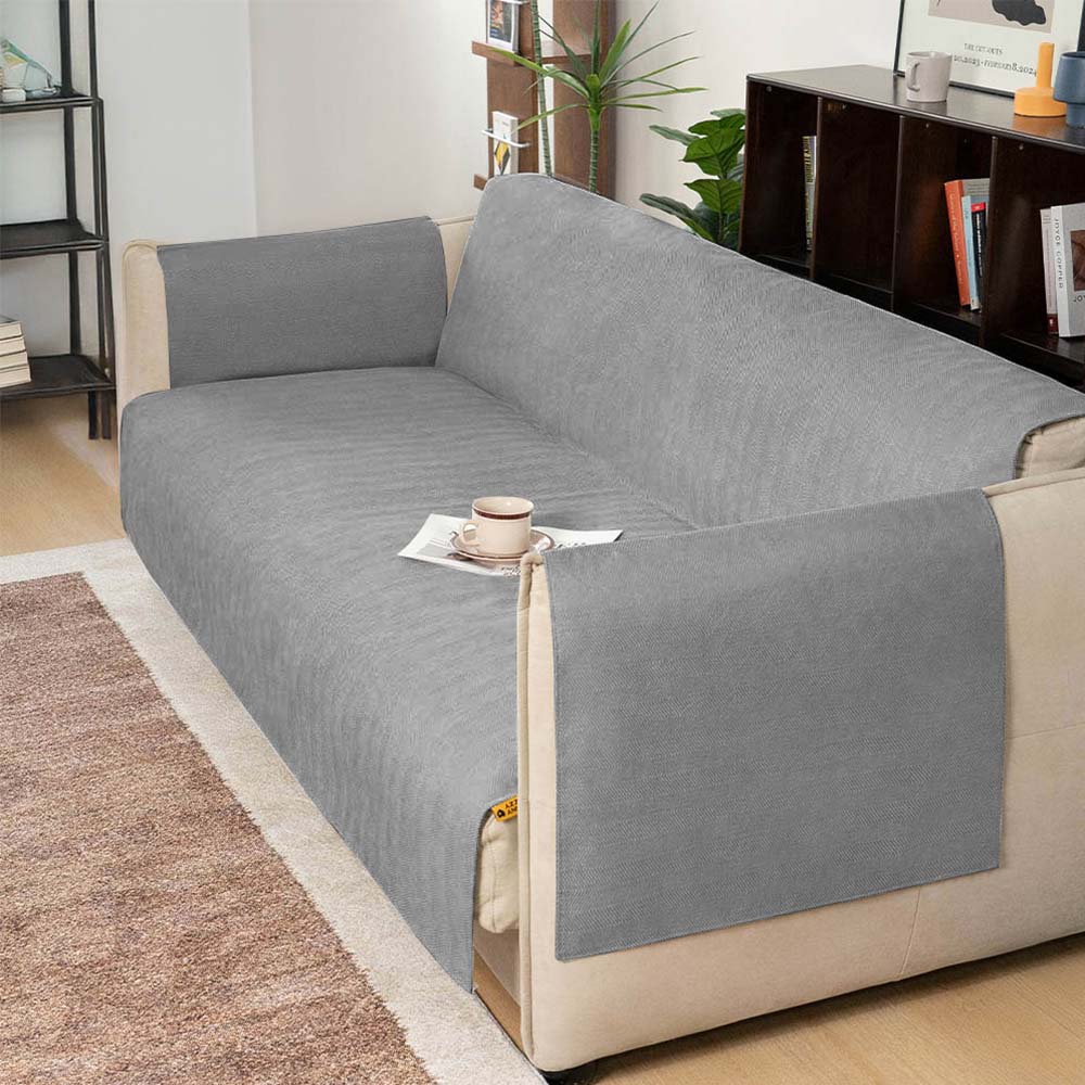 Tierfreundlicher & wasserdichter Schutzbezug für Sofas aus Chenille.