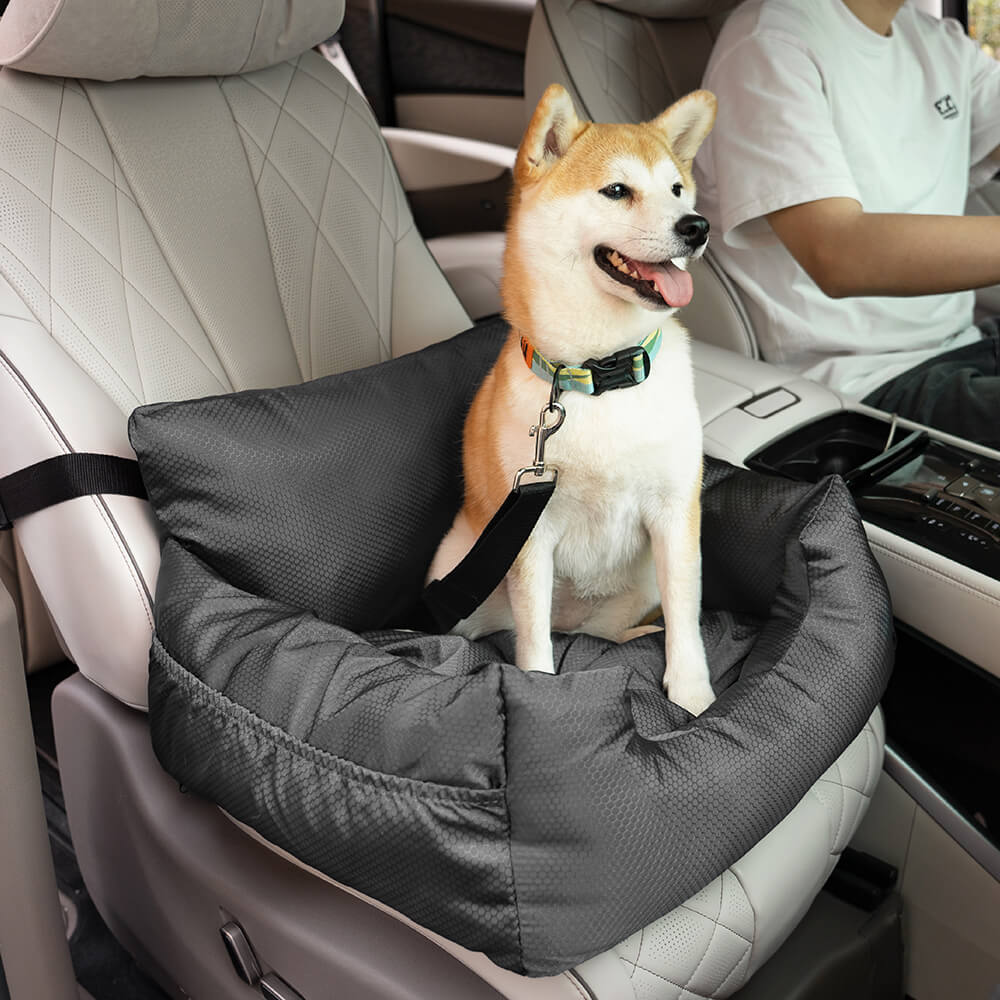 Wasserdichter Hunde-Autositz in Schwarz/Grau für sichere & komfortable Reisen. Idealer Schmutzschutz.