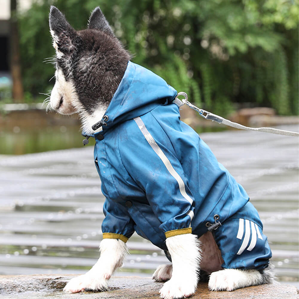 Rosa Hunderegenmantel, wasserdicht, reflektierend, mit Kapuze, für sichere Hunde-Outdoor-Abenteuer.