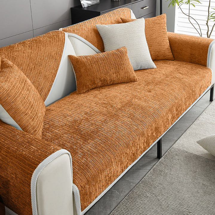Antimikrobieller Sofaschutz in Creme. Wasserdicht, kratzfest & pflegeleicht. Ideal für Familien.