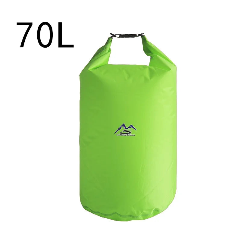 Wasserdichte Packsäcke für Camping-Zubehör und Outdoor-Abenteuer. Schützt zuverlässig.